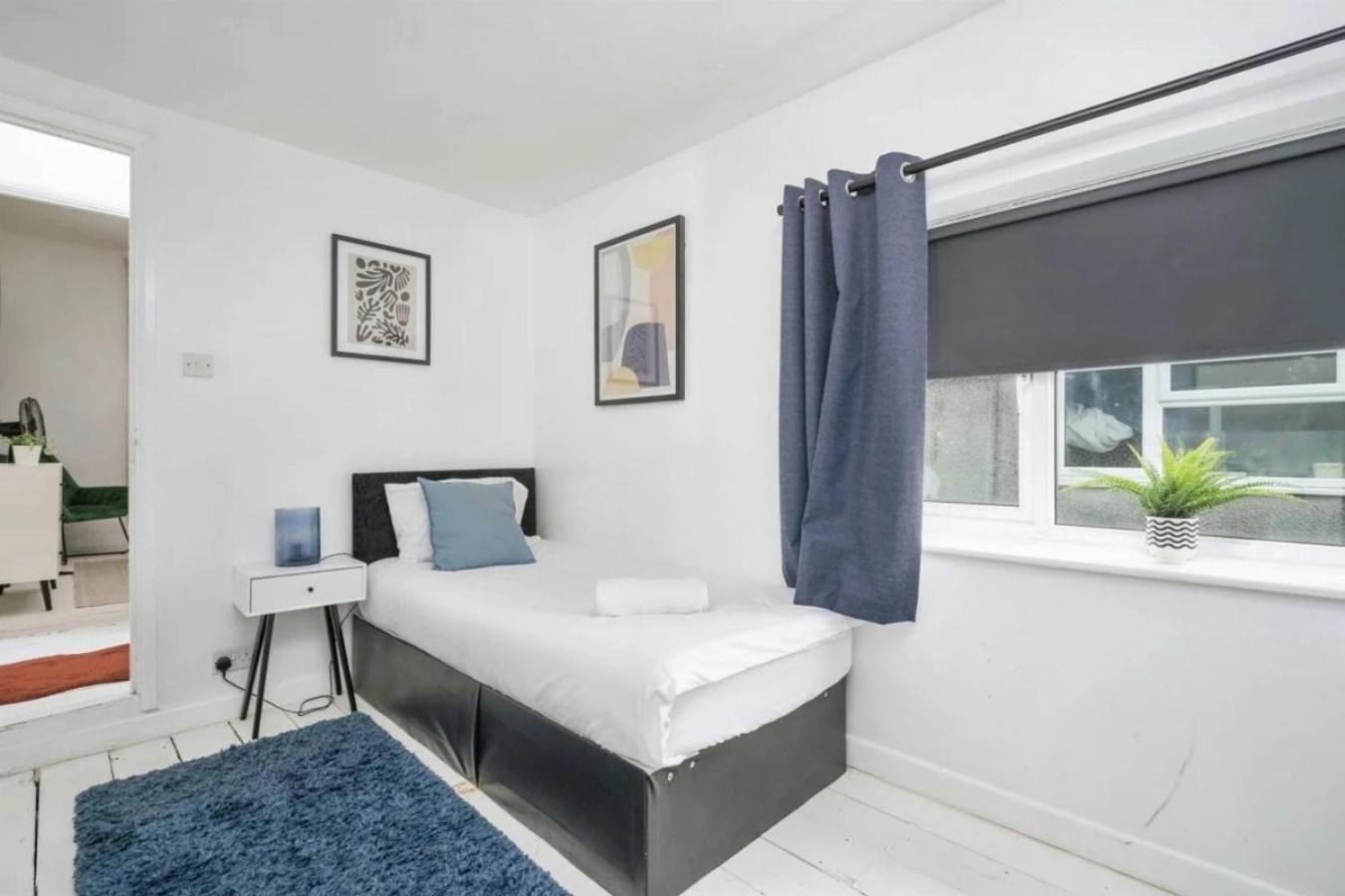 City Centre 2 Bedroom Apt - Free Parking - Wifi - Smart Tv Plymouth Exteriör bild