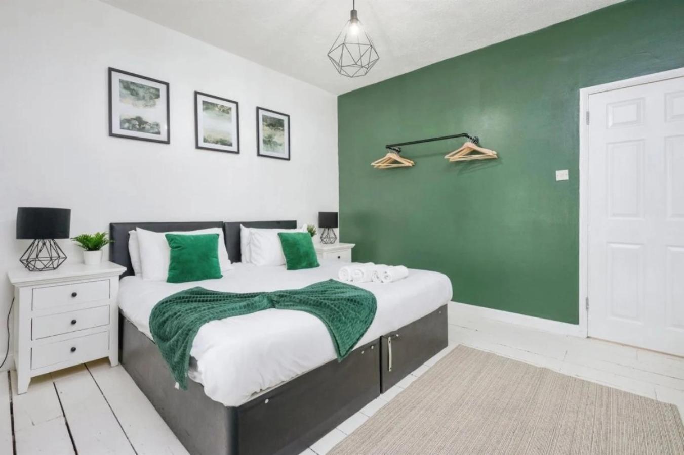 City Centre 2 Bedroom Apt - Free Parking - Wifi - Smart Tv Plymouth Exteriör bild