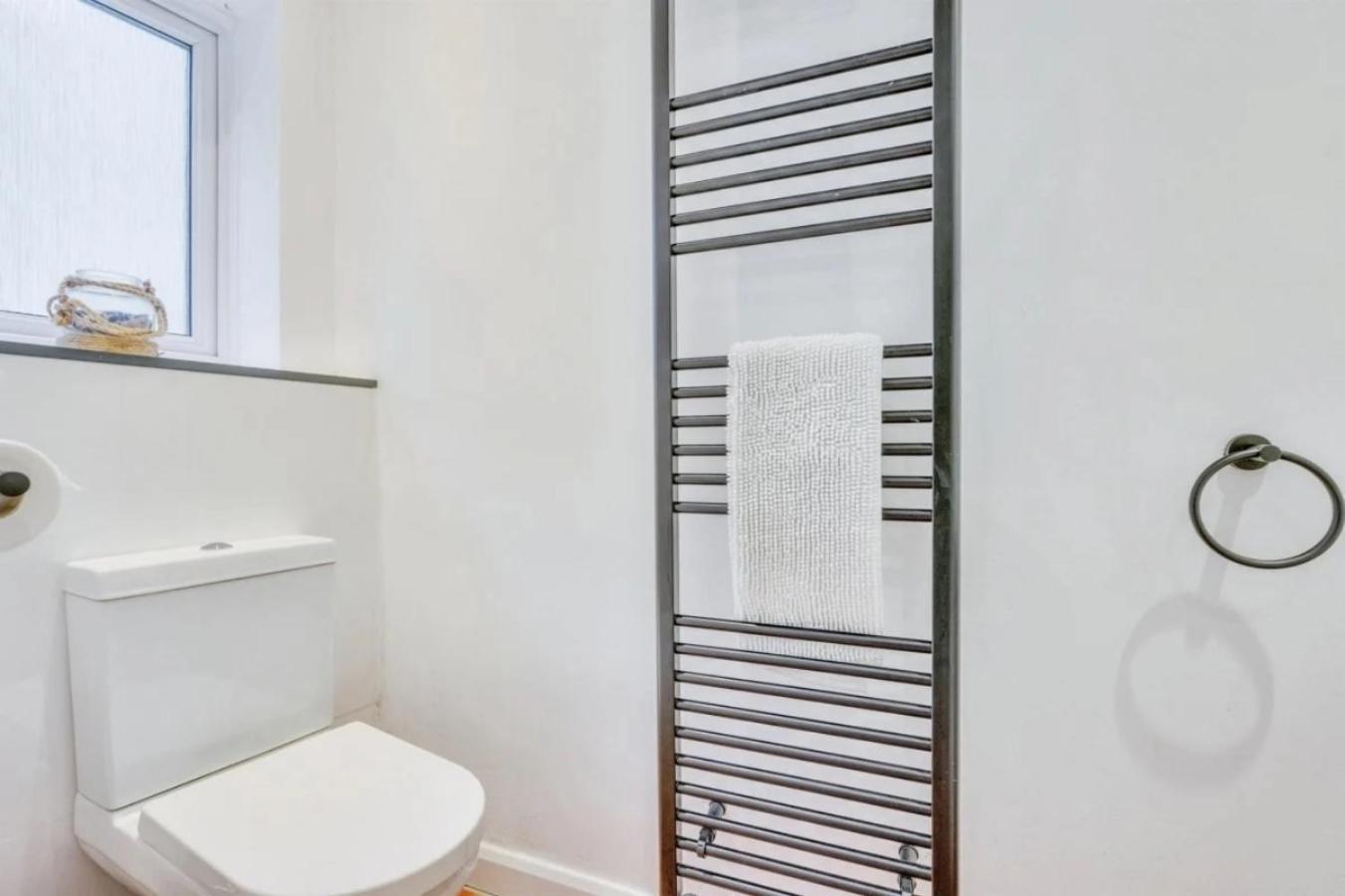 City Centre 2 Bedroom Apt - Free Parking - Wifi - Smart Tv Plymouth Exteriör bild
