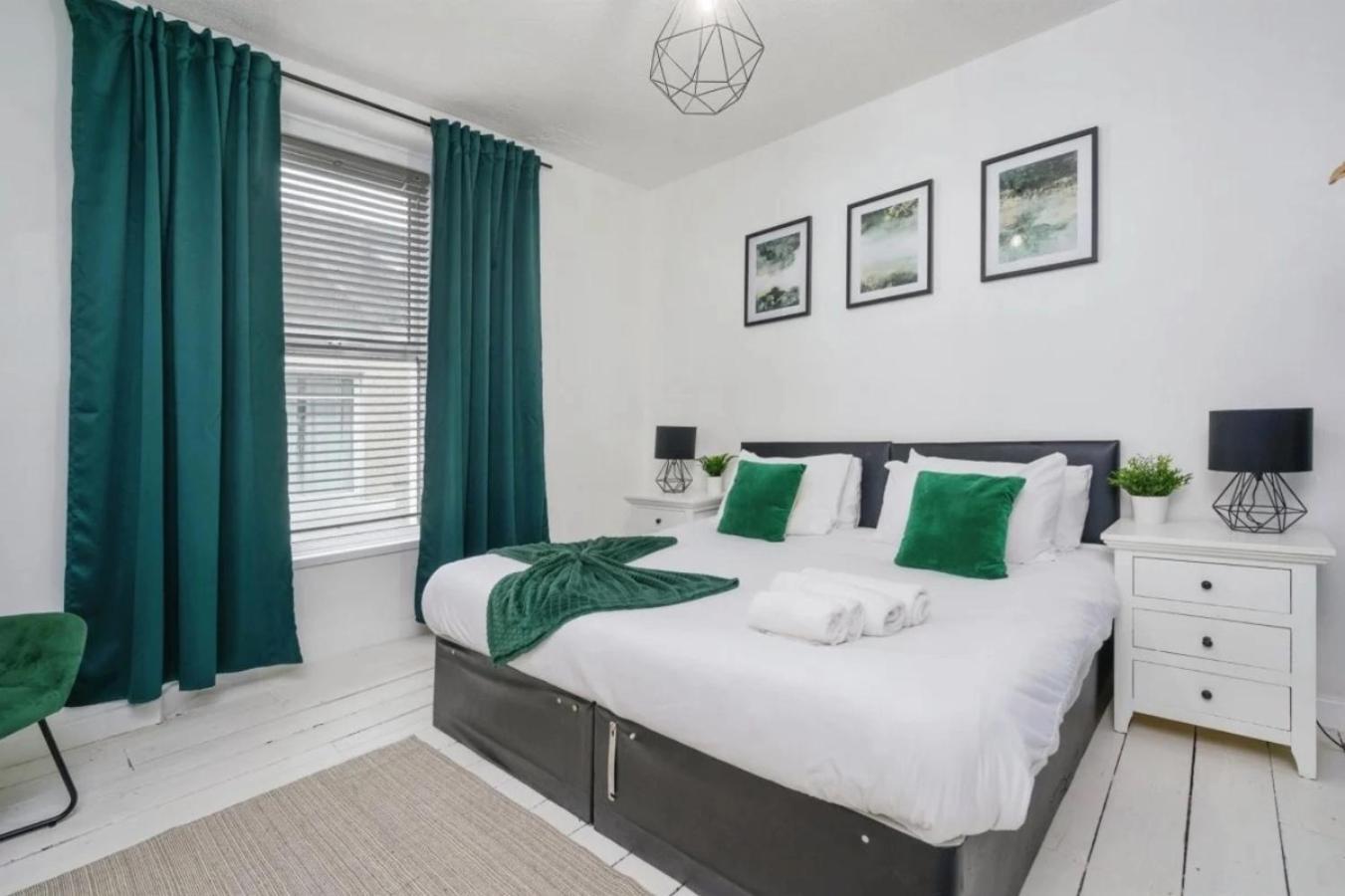 City Centre 2 Bedroom Apt - Free Parking - Wifi - Smart Tv Plymouth Exteriör bild