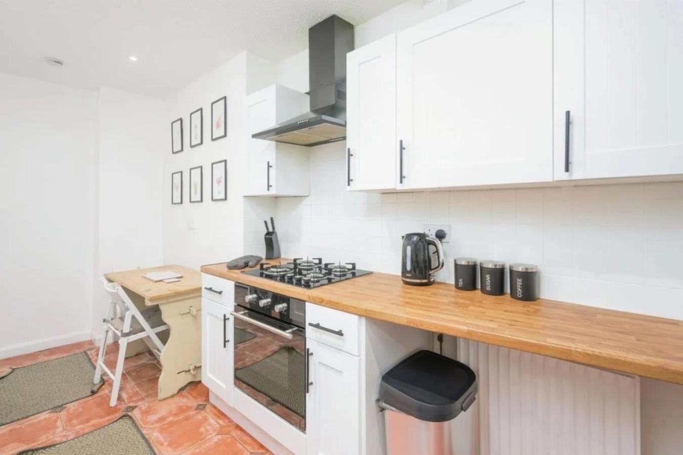 City Centre 2 Bedroom Apt - Free Parking - Wifi - Smart Tv Plymouth Exteriör bild